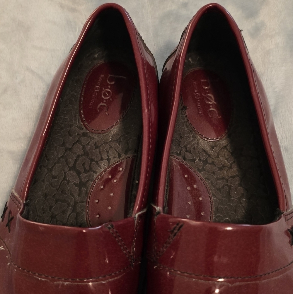 BOC Women's Patent Leather Candy Apple Red Clogs, Size 8 (1029) - Picture 6 of 9